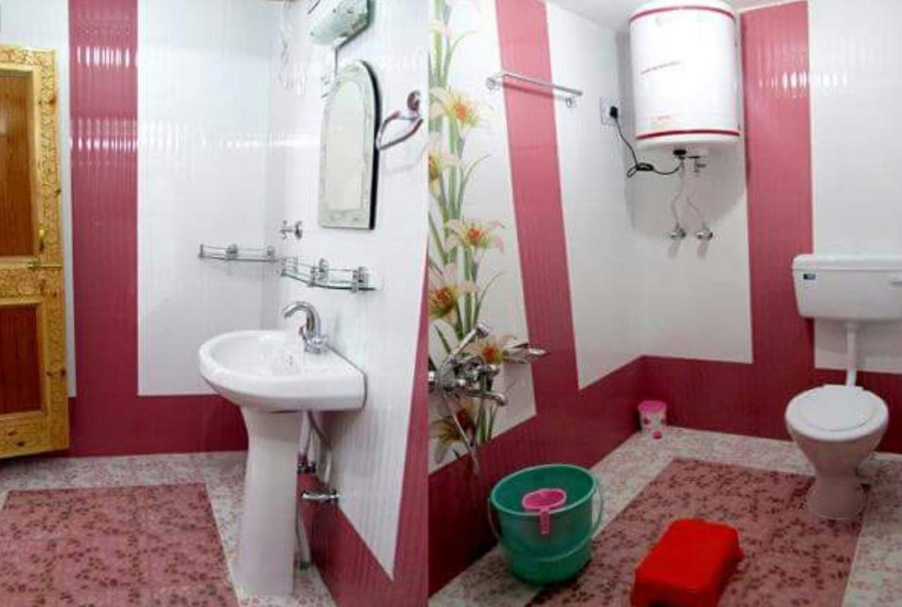Hotel Monson Srīnagar Zewnętrze zdjęcie